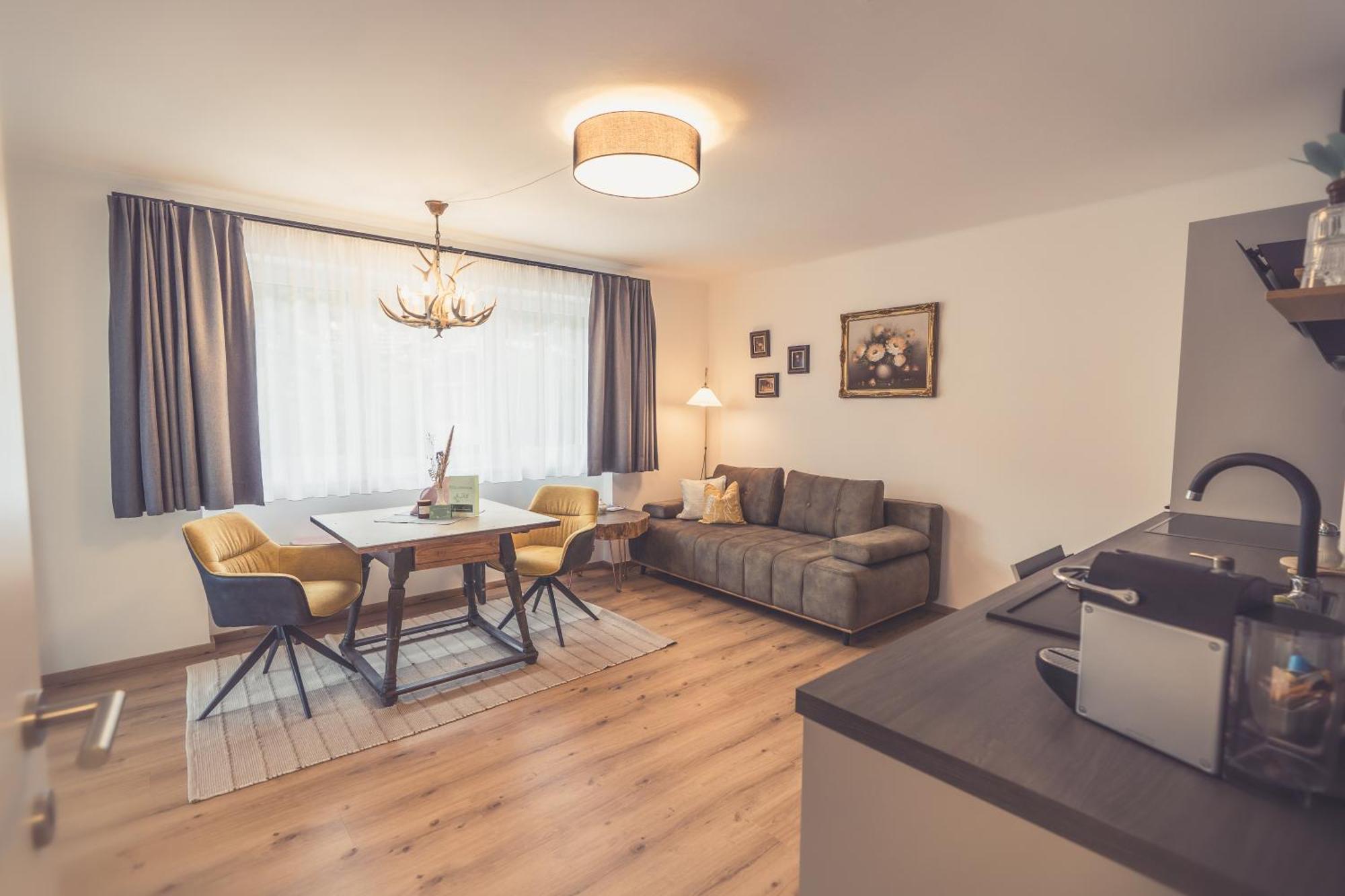 Anna Pertl - Lieblingsquartier Aparthotel Sankt Gilgen Luaran gambar